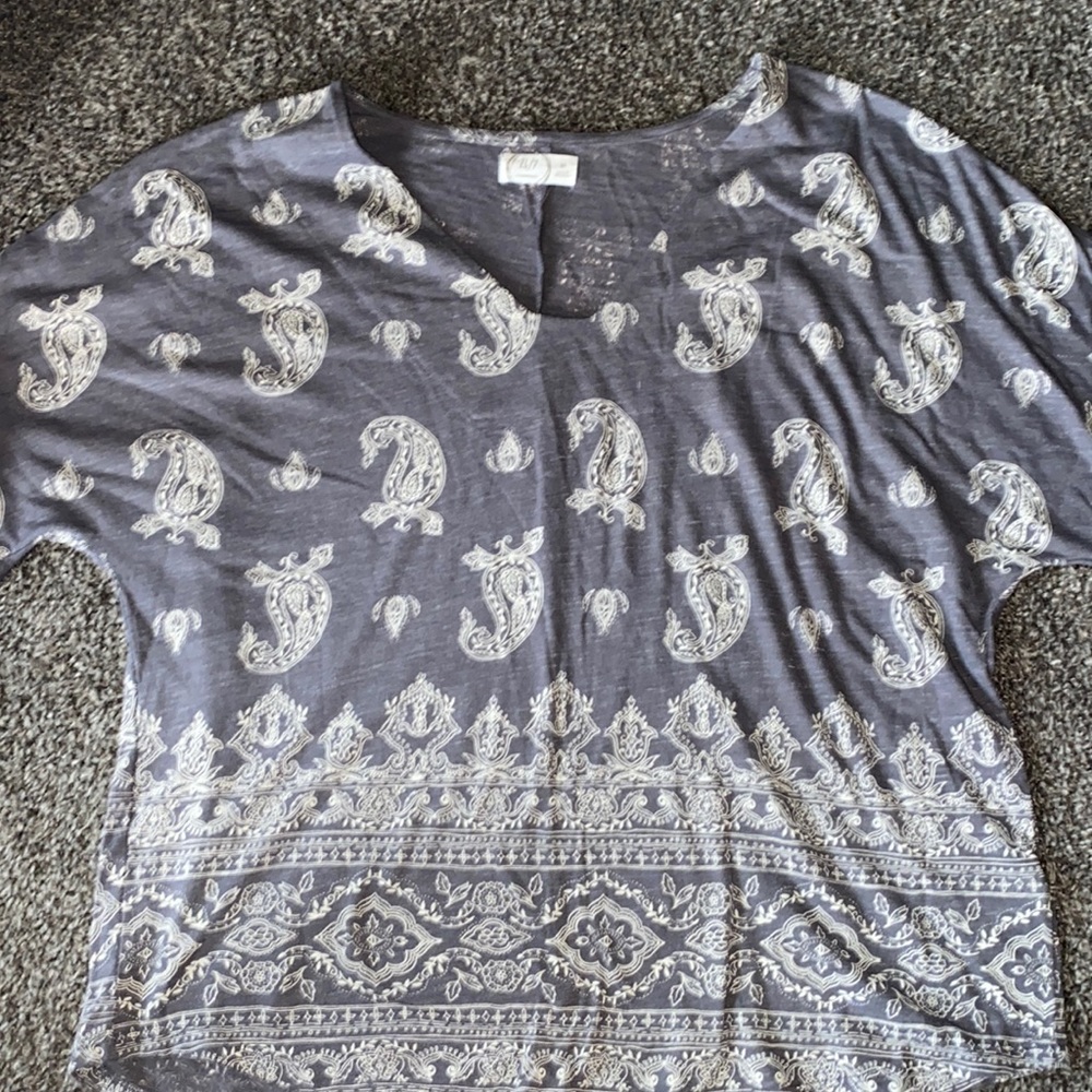 Maurice’s size medium ladies top